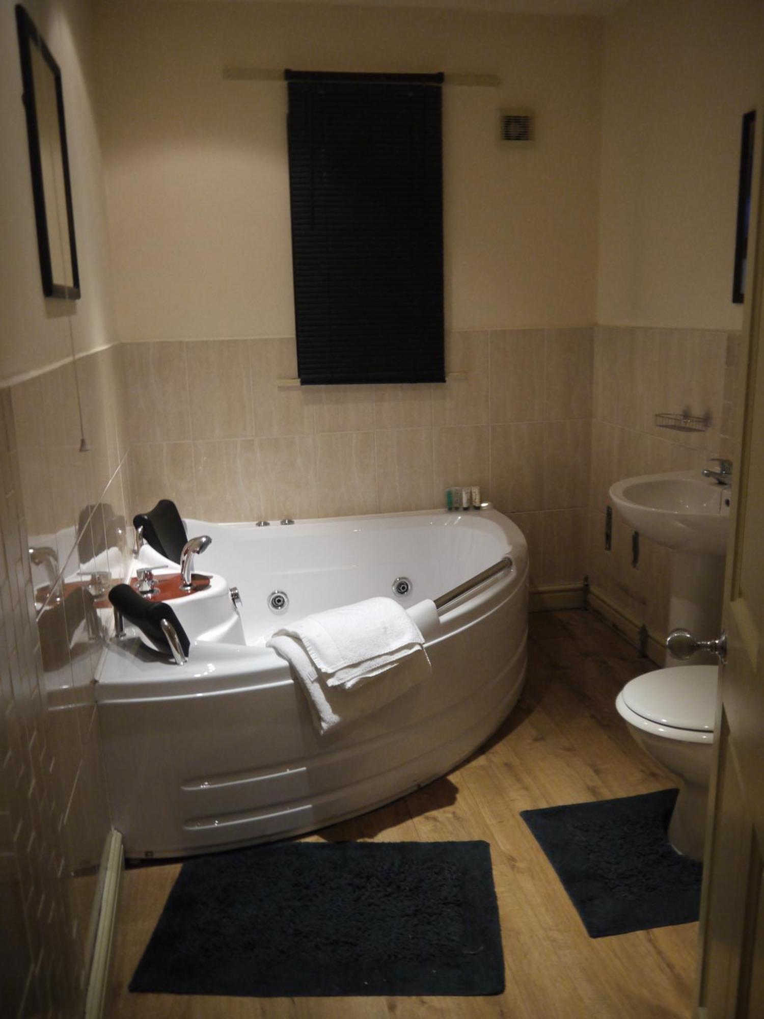 Dimple Well Lodge Hotel Wakefield Zewnętrze zdjęcie